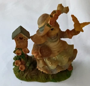 Hase hält Vogel von Vogelhaus Figur Porzellan 3 1/2" hoch 3" breit - Bild 1 von 7