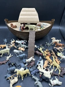 Juego Arca de Noé de colección - Arca grande de plástico con lote de animales mixtos. - Imagen 1 de 12