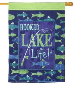 Burlap Hooked on Lake Life Decorative House Flag - Bild 1 von 1