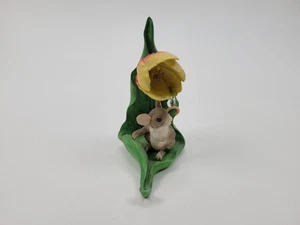 Charming Tails Silvestri Spring Flowers Mouse under Tulip figurine SIGNED - Picture 1 of 9