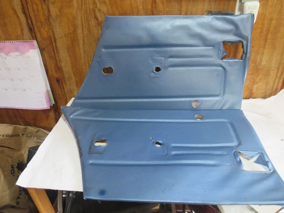 AMC AMERICAN RAMBLER ROGUE SCRAMBLER 1968 S/C paneles interiores traseros azul Foto 1 de 4