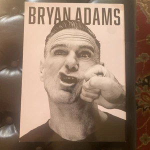 OFFIZIELLE BRYAN ADAMS ROLLE MIT DEN STANZEN TOURBUCH PROGRAMM 2025 NEU - Bild 1 von 6