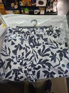 Case of 12 Women’s Time And True Shorts, Size Large (12-14), NWT - Foto 1 di 4
