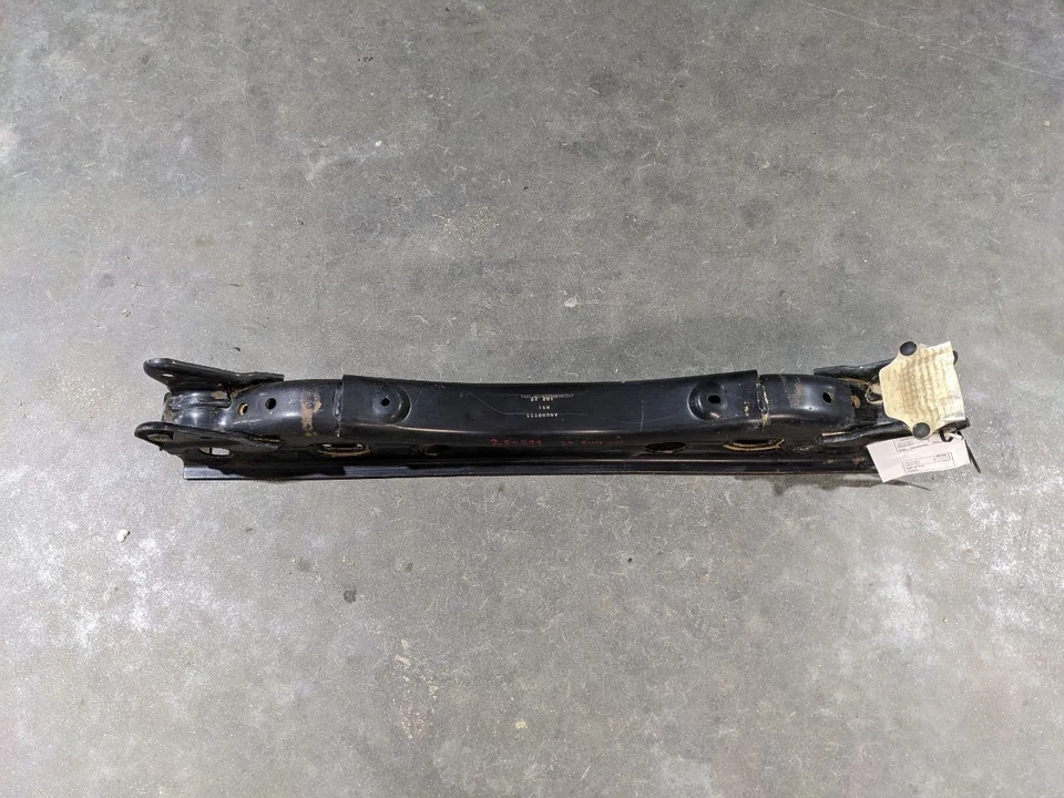 GMC SIERRA 2500 HD 2020-2025 doble cabina barra de torsión delantera soporte MO 1180014 Foto 1 de 4