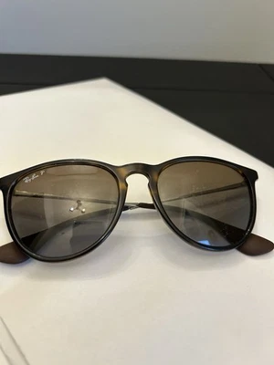 Óculos de sol polarizado feminino RAY-BAN ERIKA RB4171 710/T5 lente 54 mm - Imagem 1 de 4