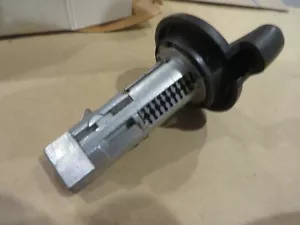 OEM # 12472981 GM General Motors AC DELCO OEM IGNITION LOCK CYLINDER TUMBLER - Picture 1 of 4