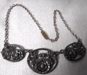 Collar Gargantilla Floral Art Nouveau Pesado Negro Secciones de Peltre Redondo 18 1/2" de Largo - Imagen 1 de 10