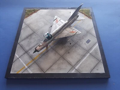 1/72 soviet airfield section with base  cm 26x26x1 sezione pista aeroporto - Immagine 1 di 3