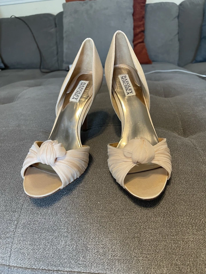 Badgley Mischka Ivory Satin Peep Toe Heels Women’s 9 - Image 1 of 4
