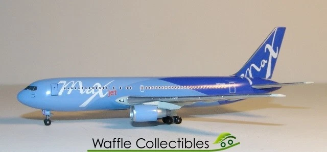 Модель самолета 1:400 Dragon Wings Maxjet Airways B 767-200 N250MY 14105 55974 - Изображение 1 из 1