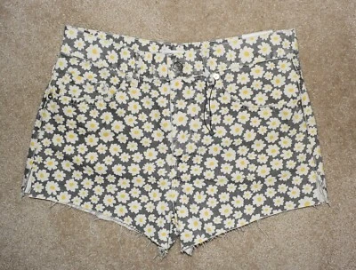 Nuevos Pantalones Cortos de Denim Para Mujer Zara Talla 6 Margarita Floral Corte Botón Mosca Tiro Alto Foto 1 de 2