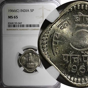 India-Republic 1966 (C) 5 Naye Paise Ashoka Lion Calcutta NGC MS65 KM# 17 (047) - Picture 1 of 5