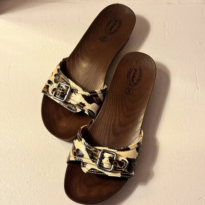 DR. Scholls Sandals W 10 Therapeutic Cushion Slide Faux Wood Leather Animal - Image 1 of 4