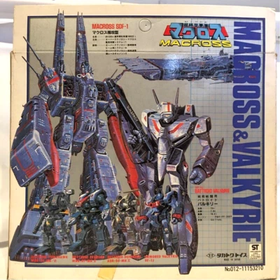 TAKATOKUTOYS Macross&Valkyrie DELUXE VF-1J SDF-1 Cho-gokin Figure Vintage Rare - Image 1 of 4