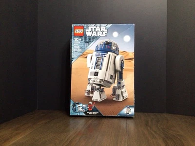 LEGO Star Wars: R2-D2 (75379) - Image 1 of 4
