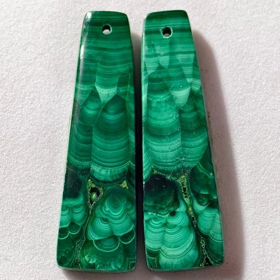 Par de piedras preciosas de cabujón perforadas de malaquita natural de 54 quilates 37,7 X 11,4 mm Foto 1 de 3