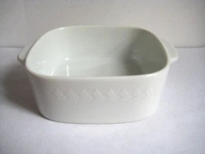 ESTATAL SANGO CHINA de JAPÓN 4" CUADRADO BLANCO RAMEKIN con LOGOTIPO DE SINGAPORE AIRLINES - Imagen 1 de 2