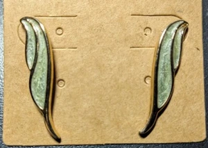 Vtg Green Enamel Earrings Gold Tone Leaf Leaves 1 - 1/4" Stud Post - Picture 1 of 6