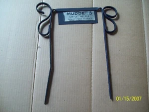 EARLY 20TH C WROUGHT IRON 'MUDDERS' LITTLE HELPER SAFETY FOOT SCRAPER  - Picture 1 of 2