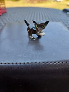 Old Hagen Renaker Cat , Kitten Black & White Facing Right - Picture 1 of 7