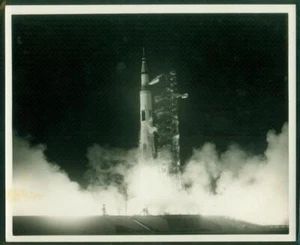 NASA, 8x10 photo, Apollo 17, Night time Launch, 1972-12-7, #72-H-0000 - Picture 1 of 2