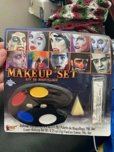 Masquerade Halloween Face Paint Disguise Costume Makeup Kit New!!! - Picture 1 of 2