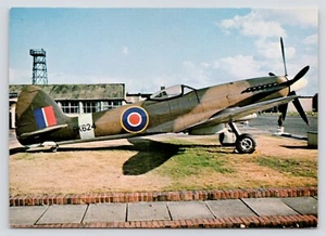 Vickers Armstrong Supermarine Spitfire F 22, PK624 Display Continental Postcard - Picture 1 of 2