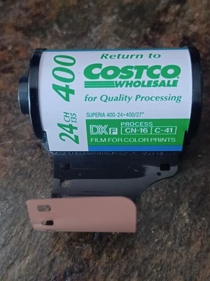 COSTCO Posiblemente La PEOR Película Jamás Hecha 35mm 24 Exp 400ASA Rollo Antiguo Foto 1 de 3