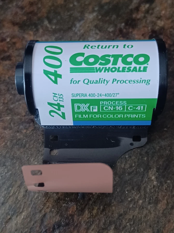 COSTCO Posiblemente La PEOR Película Jamás Hecha 35mm 24 Exp 400ASA Rollo Antiguo Foto 1 de 3