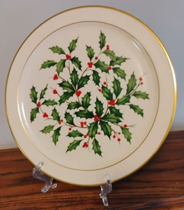 LENOX HOLLY PATTERN ROUND PLATTER CHOP PLATE CHRISTMAS - MINT CONDITION - Picture 1 of 2