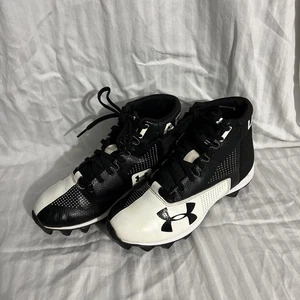 Under Armour Renegade Jugend Größe 4,5 Y Fußballschuhe schwarz weiß - Bild 1 von 9