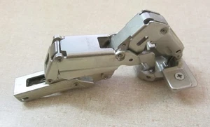 NEW Salice 165º Full Overlay Self-Closing Hinge (2XF/200 Series/Rapido) - Picture 1 of 4