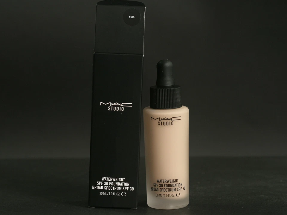 MAC STUDIO WATERWEIGHT SPF30 FOUNDATION - NC15 (B49) - BNIB - Image 1 of 1