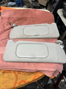 2000-2002 mercury cougar gray cloth LH & RH sun visors right lighted OEM 2001 - Foto 1 di 4