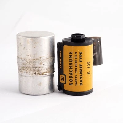 1 roll Kodak Kodachrome Safety Colour Film Daylight Type 20 exp - Photo 1/2