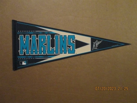 MLB Florida Marlins Vintage Circa 2009 Wincraft Team Logo Baseball Pennant Cover