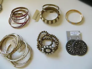 Lotto di 6 (5 bracciali - 1 orecchino) moda trendy gioielli donna per sempre 21 - Foto 1 di 12