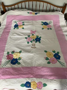 VINTAGE MAGNOLIA BASKET QUILT - SCALLOPED BORDER - 76 x 85 HERVORRAGEND! - Bild 1 von 8