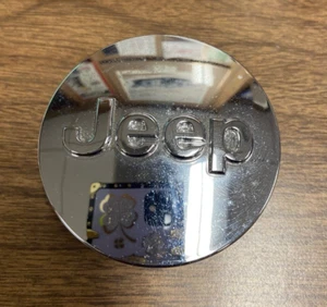 1 Factory Jeep Cherokee Wrangler Wheel Center Hub Cap 2011-2014 #1LB77TRMAB - Picture 1 of 4