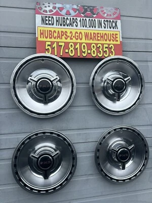 Pontiac Spinner Firebird 1967 convertible Tempest juego de 4 tapacubos bonito fabricante original raro Foto 1 de 4