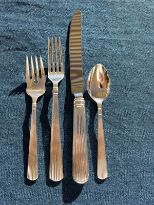 Reed & Barton - Ashmont (plata de ley 1990) 4 piezas tamaño cena ajuste  Foto 1 de 3