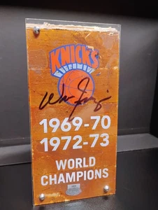 Walt Frazier New York Knicks Autografiado 4"x8" Madison Square Garden Court PIEDRA - Imagen 1 de 6