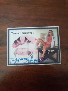 Tarjeta de beso firmada por Tiffany Stratton luchador WWE coleccionistas Expo campeón Yankees - Imagen 1 de 2