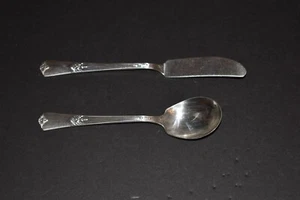 Coltello da burro e cucchiaio da zucchero Rogers GUILD placcato argento circa 1932 Master - Foto 1 di 3