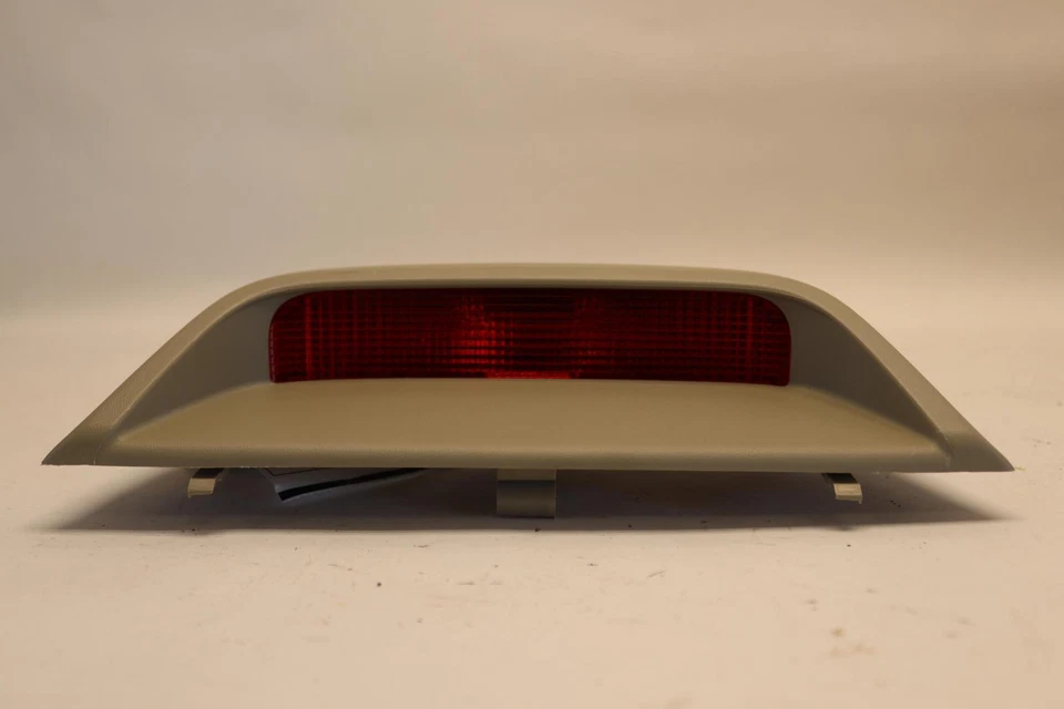 Infiniti Q45 2002-2004 montaje alto trasero tercera tercera luz de freno lámpara OEM Foto 1 de 4