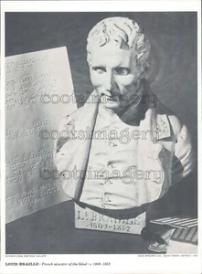 1971 Press Photo Bust of Louis Braille Educator of The Blind - Picture 1 of 2