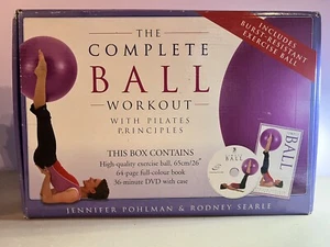 DVD y libro Simply Ball with Pilates Principles en caja con bola - Imagen 1 de 7