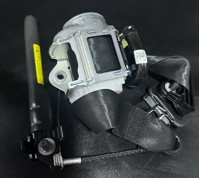 Cinturón de seguridad derecho para pasajero delantero Jeep Renegade 2020-2023 con tensor Foto 1 de 3