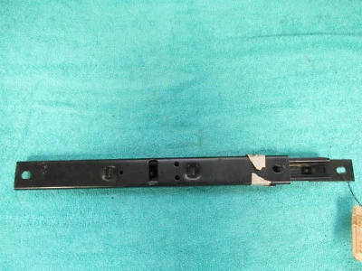 1977 福特 Capri 前座轨道 NOS 福特 218 — 第 1/3 张图片