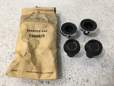 GM NOS 1973-75 Nova Apollo Omega C/K Blazer Jimmy Radio Knobs 3986876 3986875 Foto 1 de 4